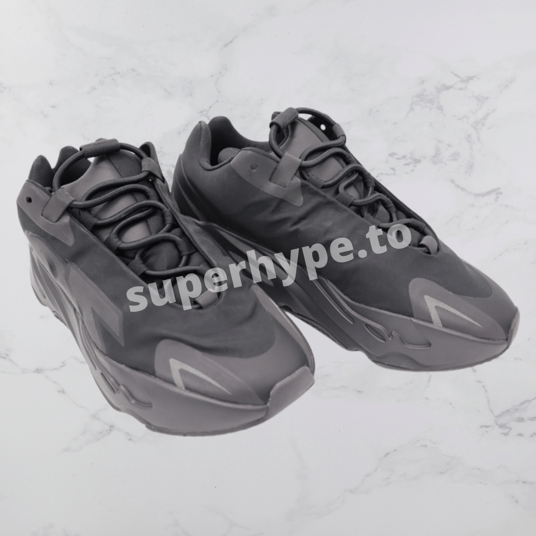 yeezy boost 700 triple black mnvn